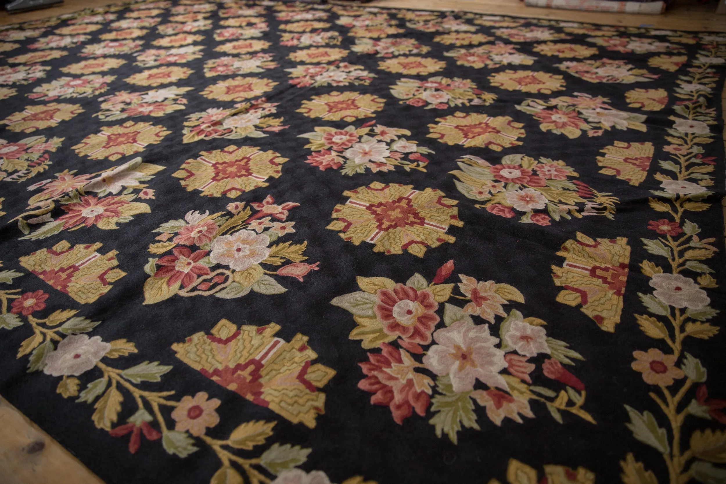 10x14 Vintage Chainstitch Carpet