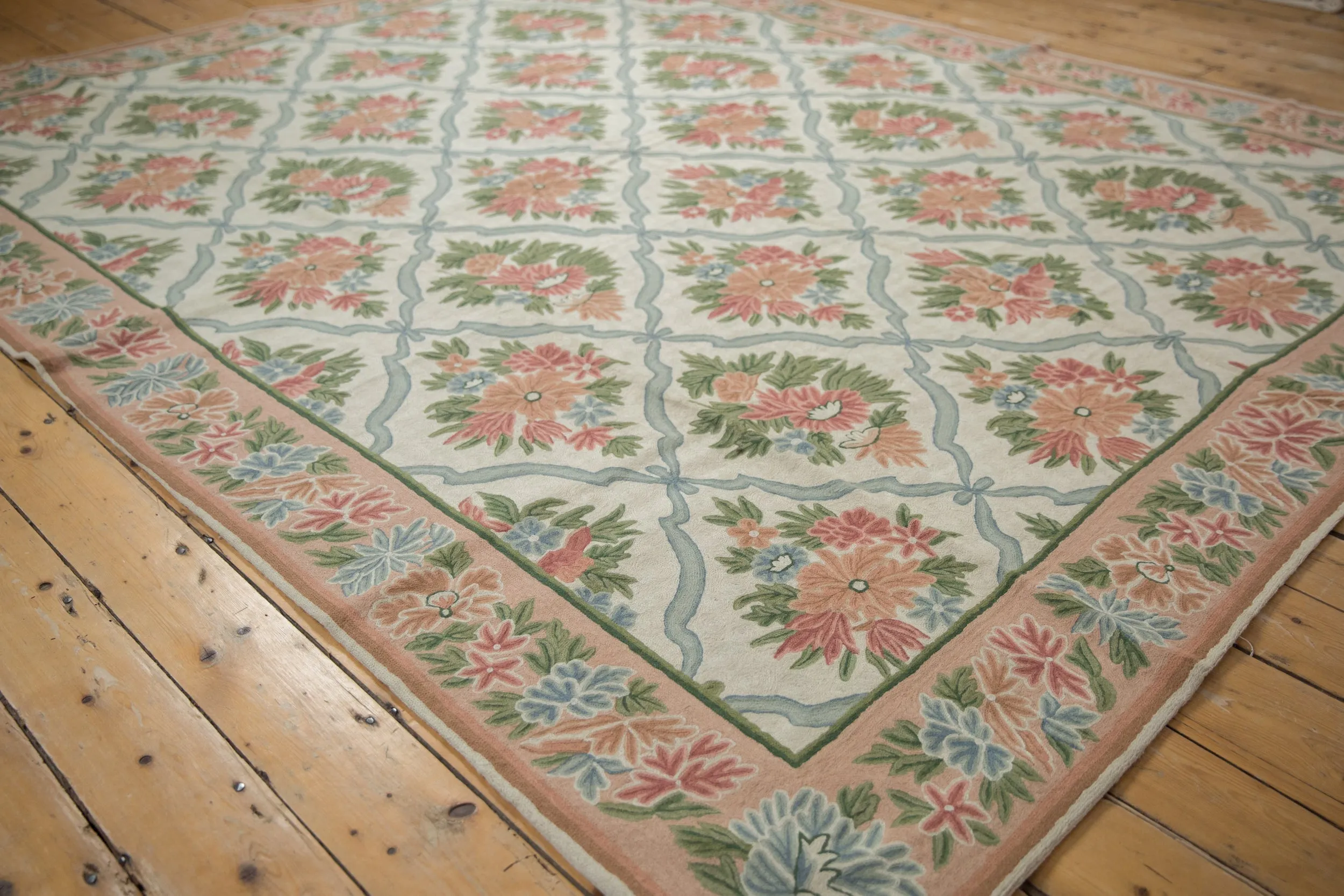 8x10 Vintage Chainstitch Carpet