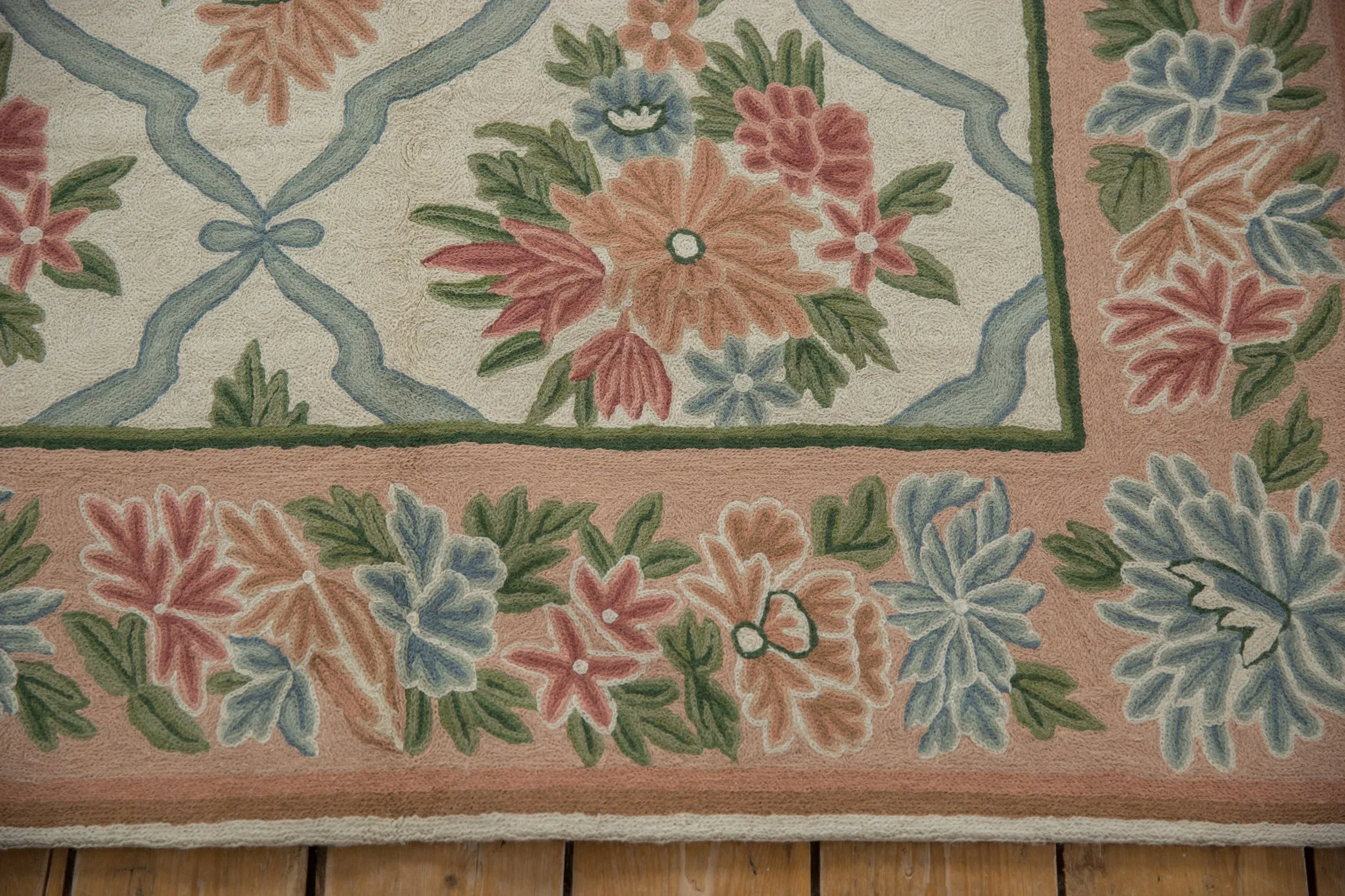 8x10 Vintage Chainstitch Carpet