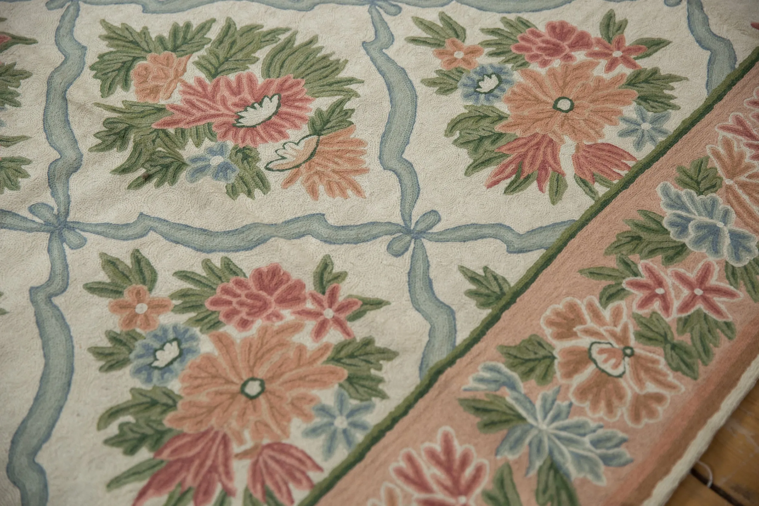 8x10 Vintage Chainstitch Carpet
