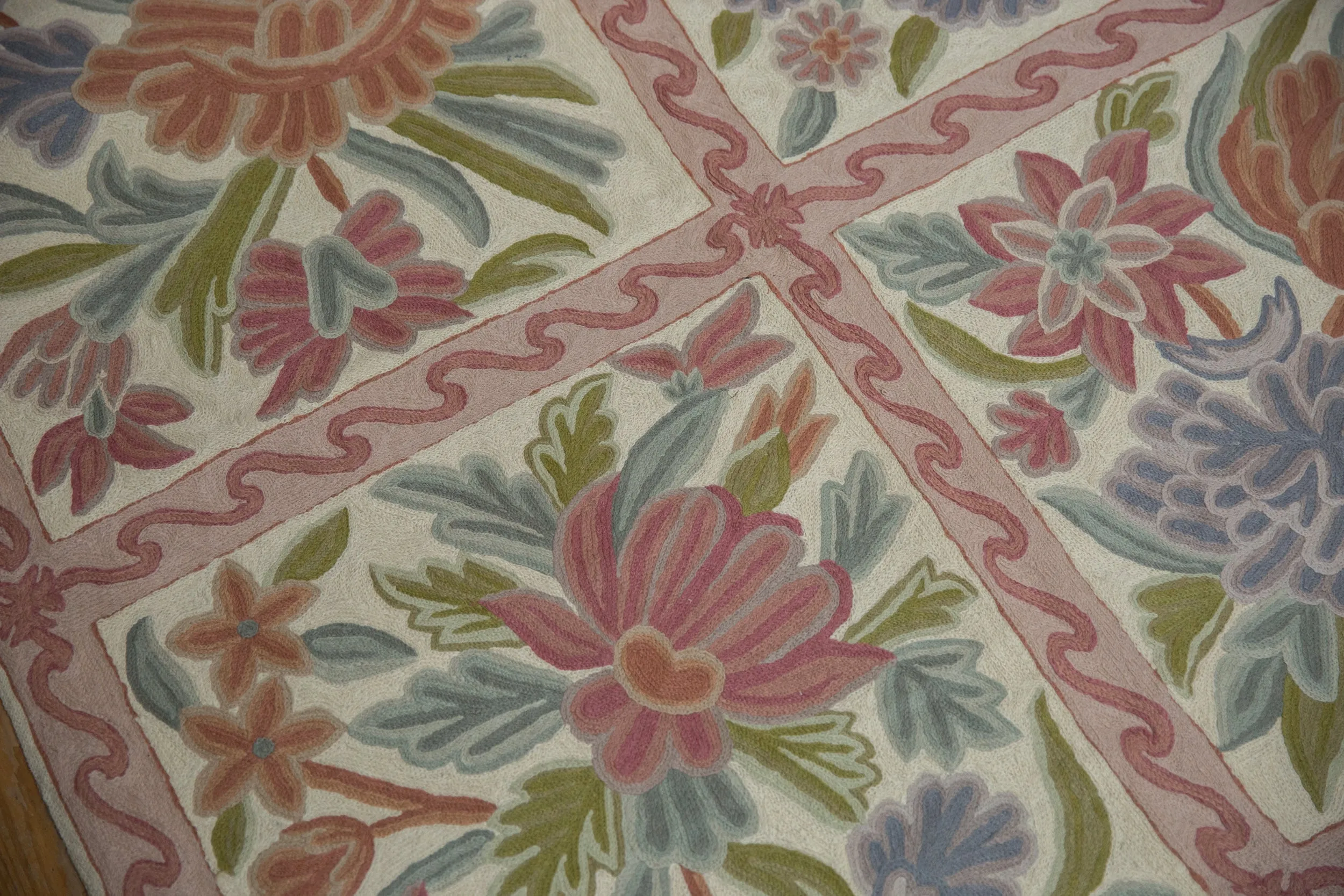 8x10 Vintage Chainstitch Carpet