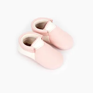 BLUSH/WHITE URBAN MOCCASINS