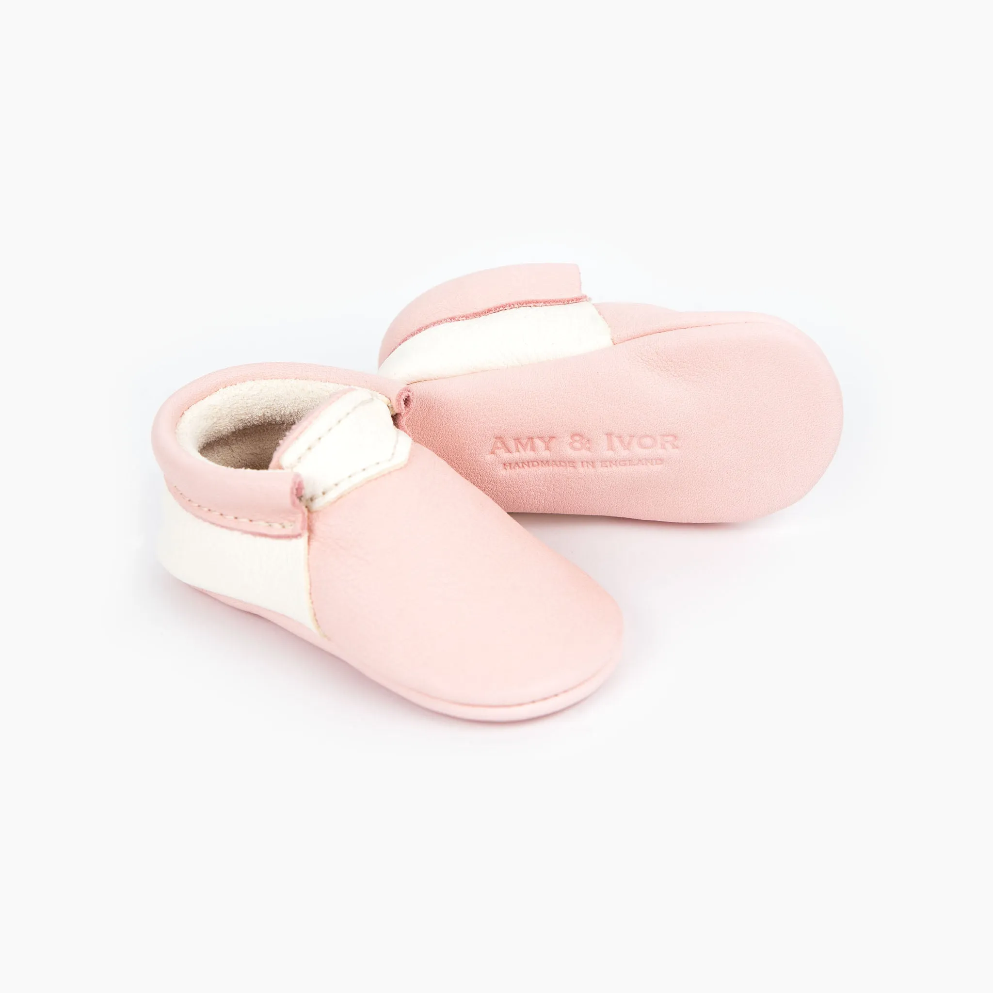 BLUSH/WHITE URBAN MOCCASINS