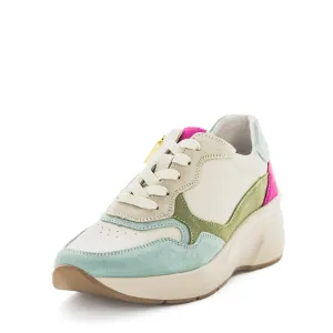 Chasin Sneakers