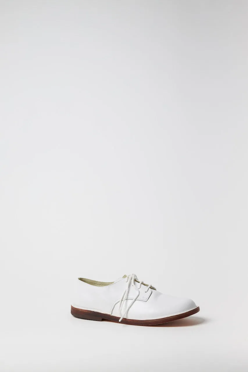 Easy Lace-Up Shoe