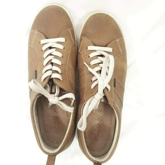 Ecco Mens Soft Leather Fashion Sneaker Sz 40 EU 7