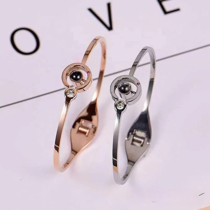 Elegant 16 Small Roses Jewelry Case With Pendant Set