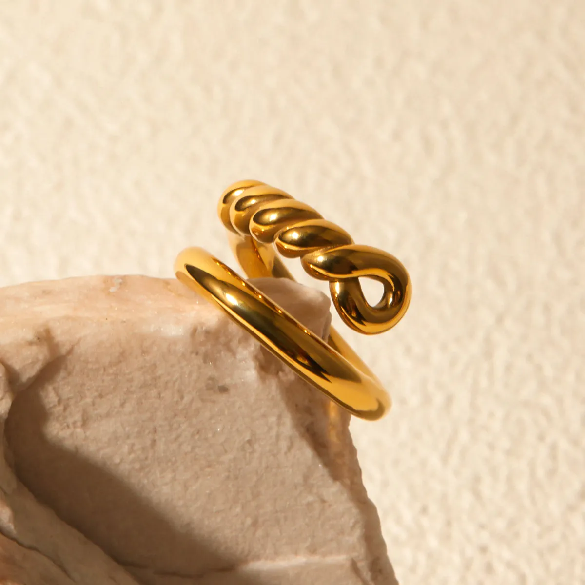Eternal Knot Bypass Ring