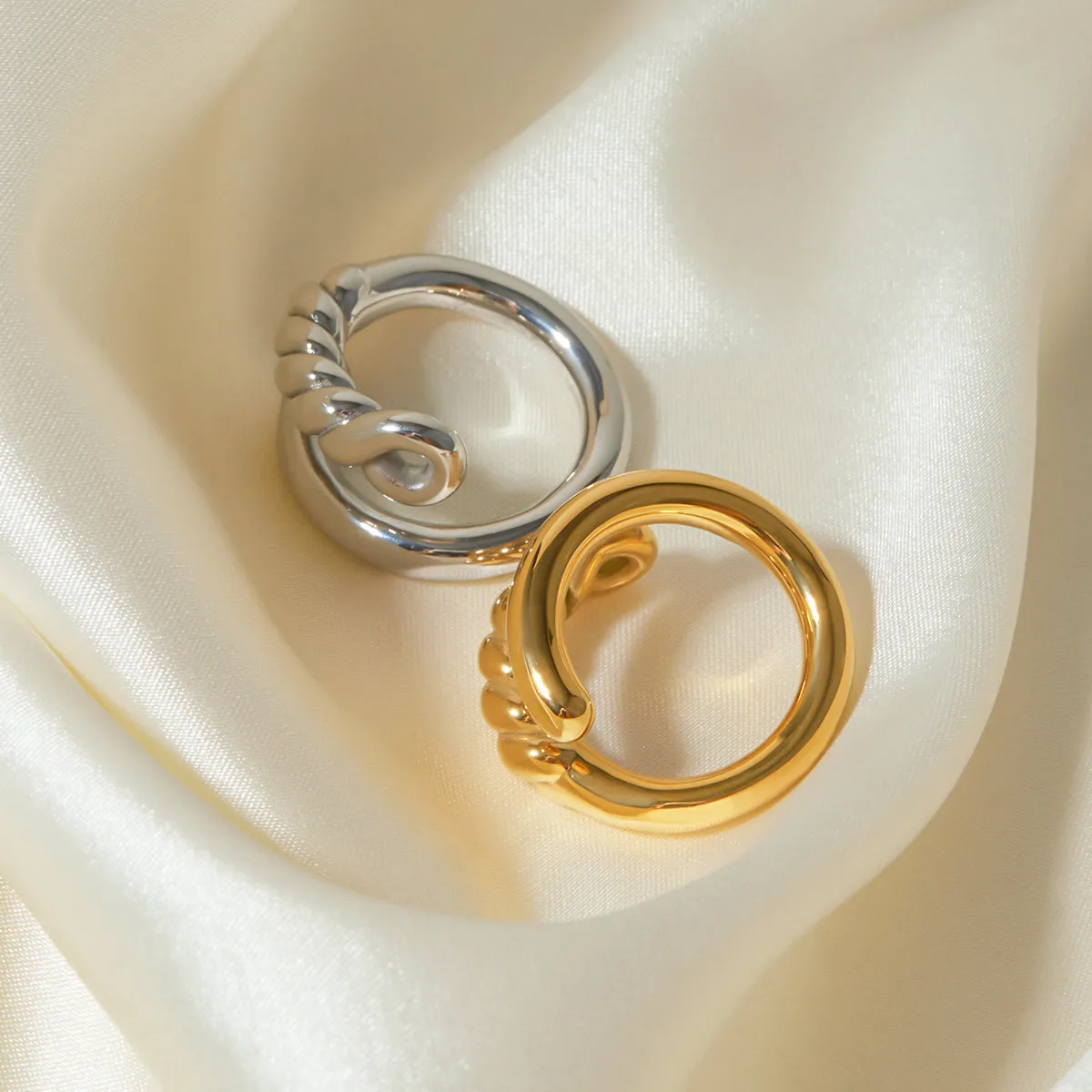 Eternal Knot Bypass Ring