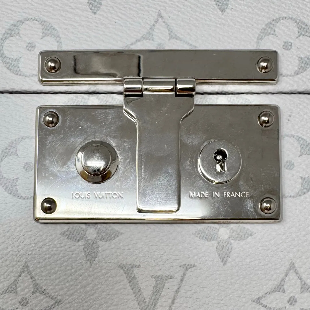 Louis Vuitton 2018 Fragrance White Monogram Vanity Case