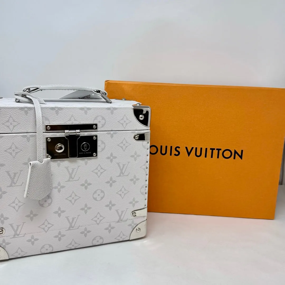 Louis Vuitton 2018 Fragrance White Monogram Vanity Case