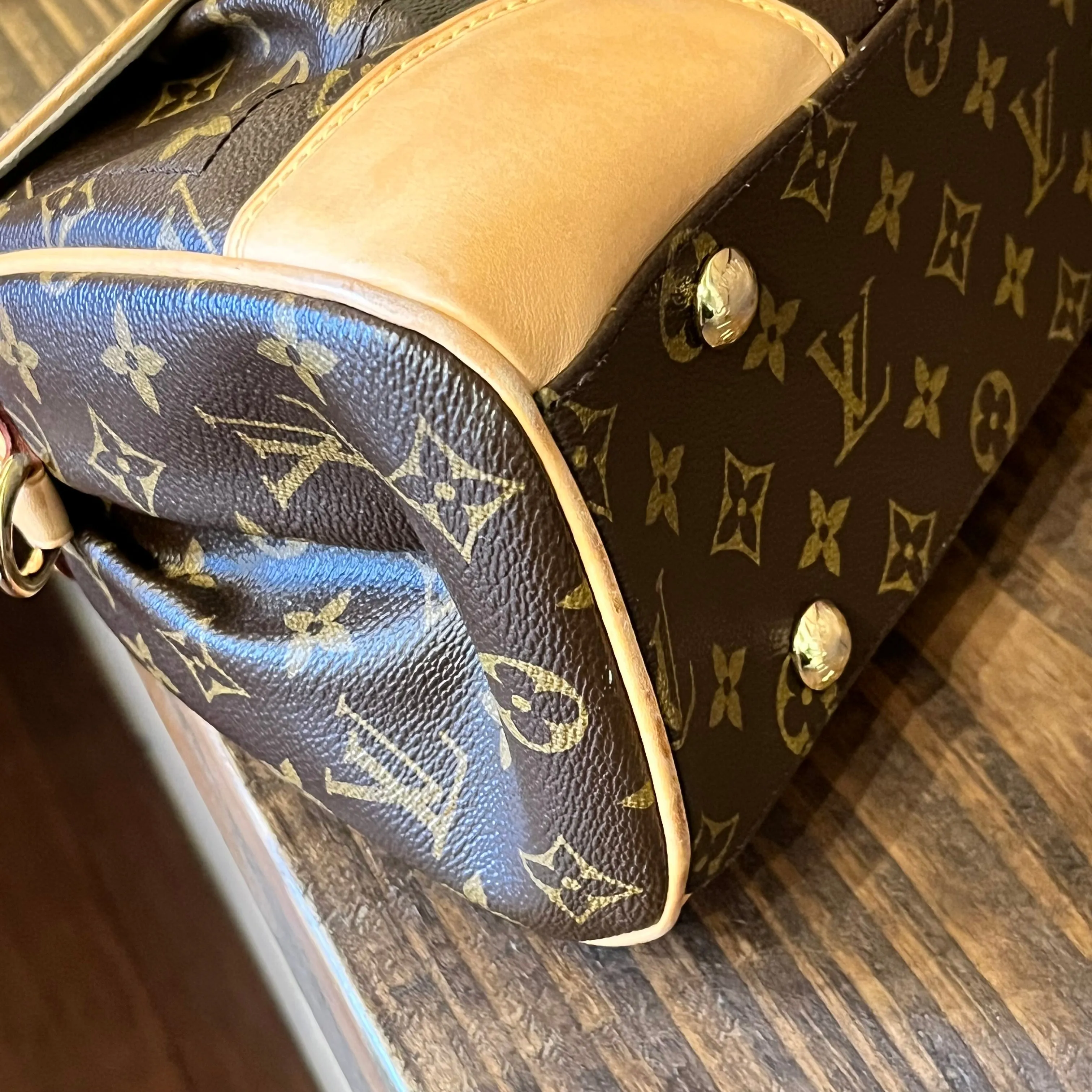 LOUIS VUITTON Beverly MM Monogram Canvas Shoulder Bag