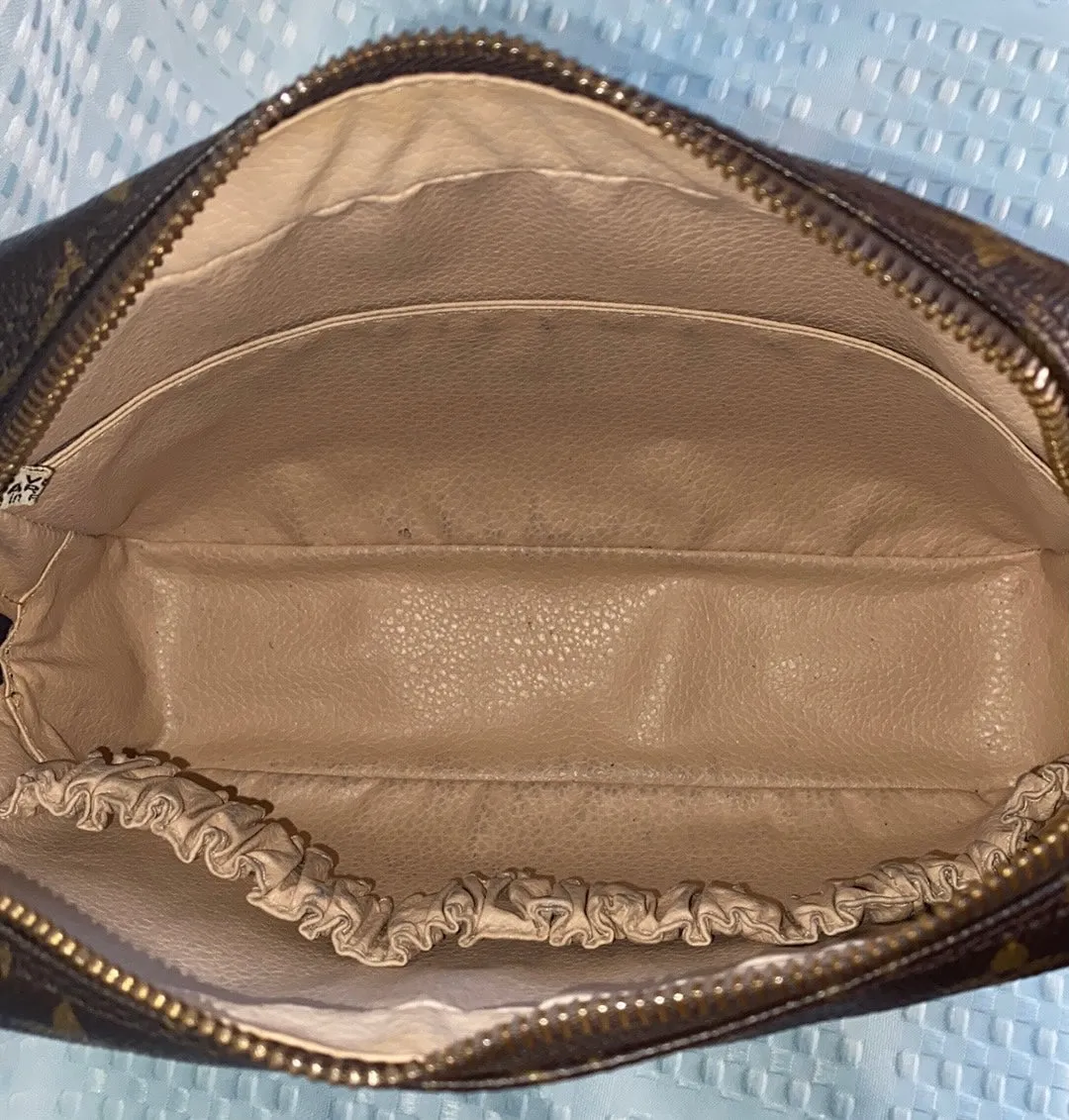 Louis Vuitton Trousse Toilette 23 Pouch
