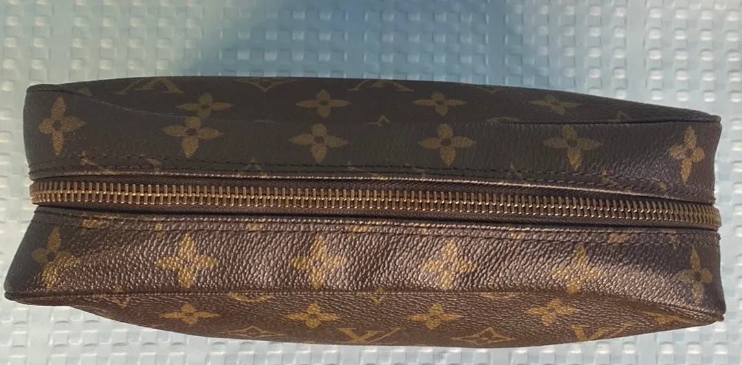 Louis Vuitton Trousse Toilette 23 Pouch