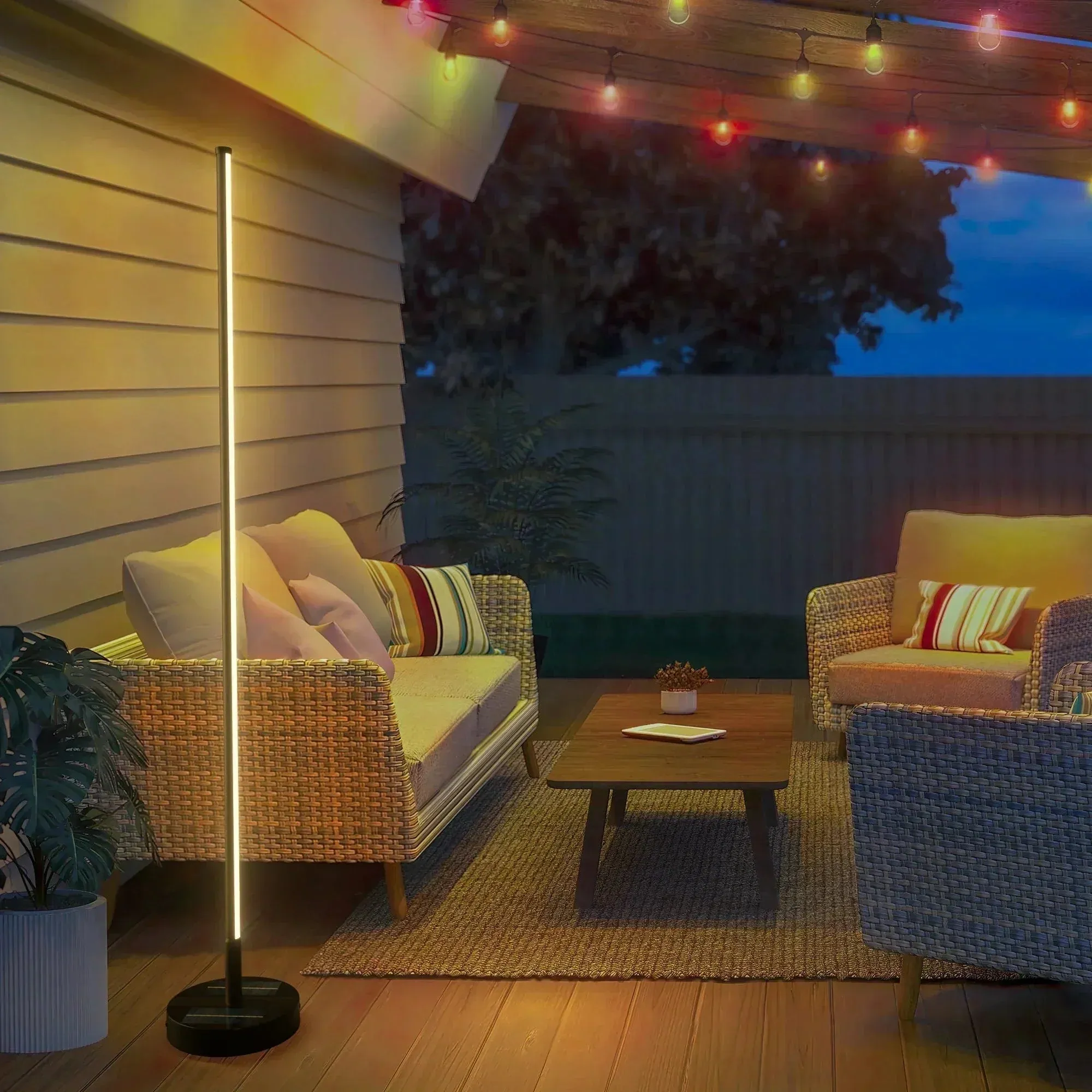 Modern Solar Outdoor Floor Lamp – Elegant Waterproof LED Lighting