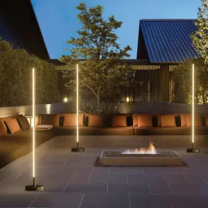 Modern Solar Outdoor Floor Lamp – Elegant Waterproof LED Lighting