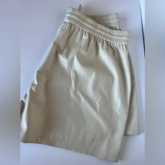 NWOT Good American GA better than leather short bone/cream