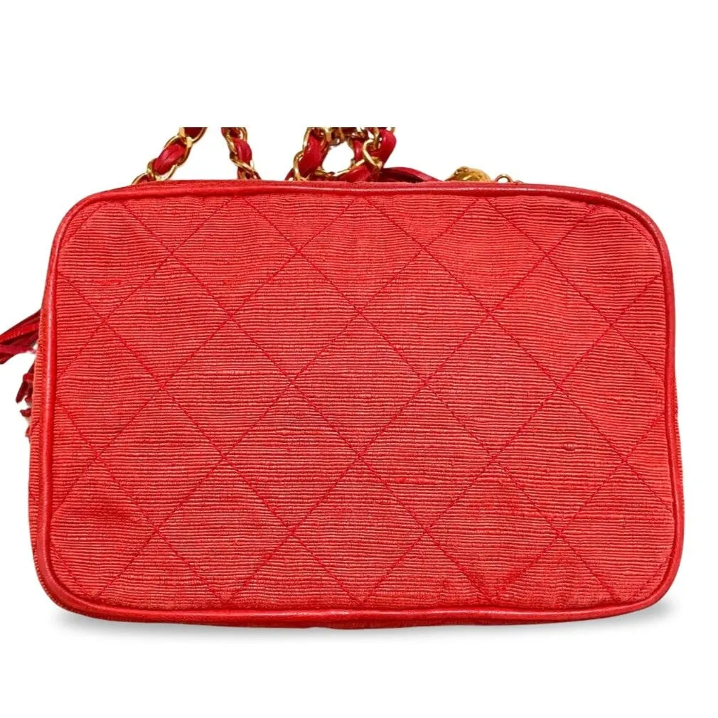 Vintage CHANEL red woven canvas camera bag style shoulder bag with a tassel and CC mark. Rare masterpiece. 060130ac5