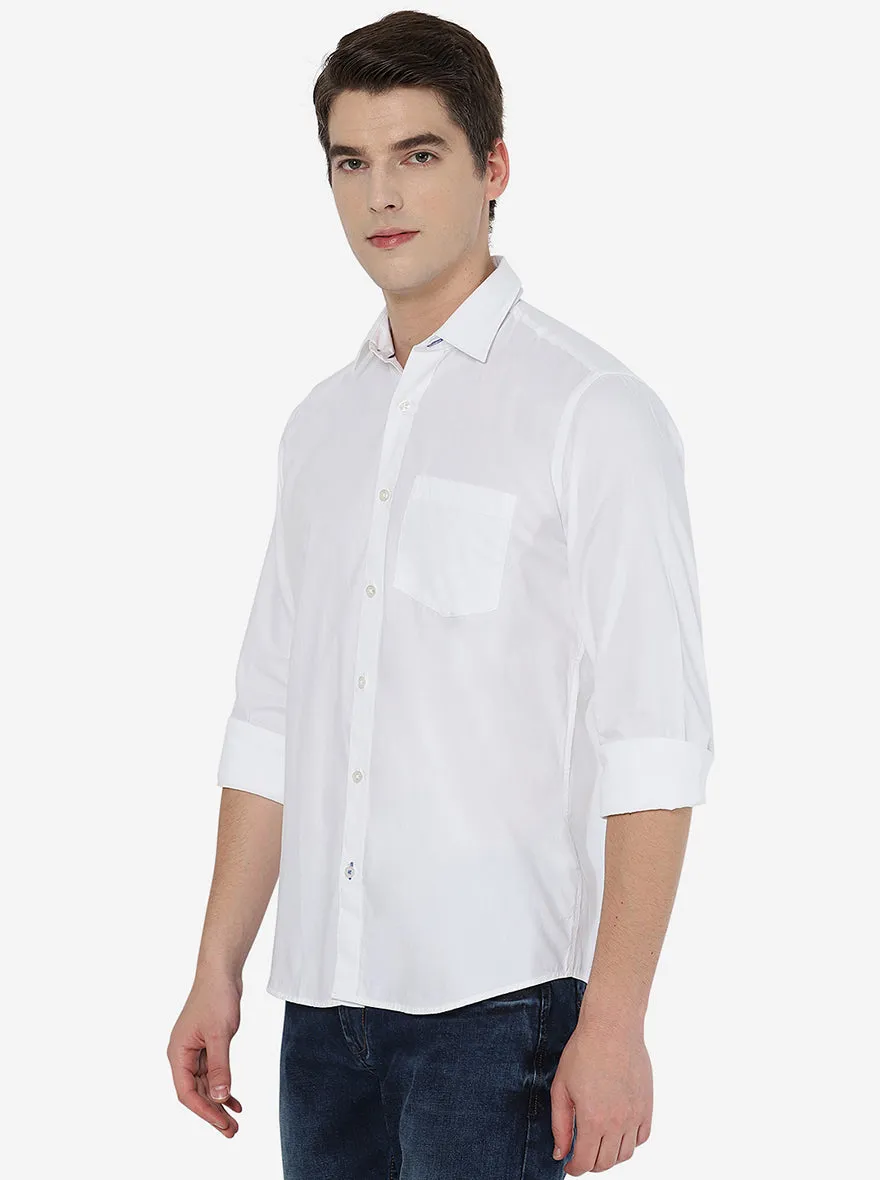 White Solid Slim Fit Casual Shirt | JadeBlue